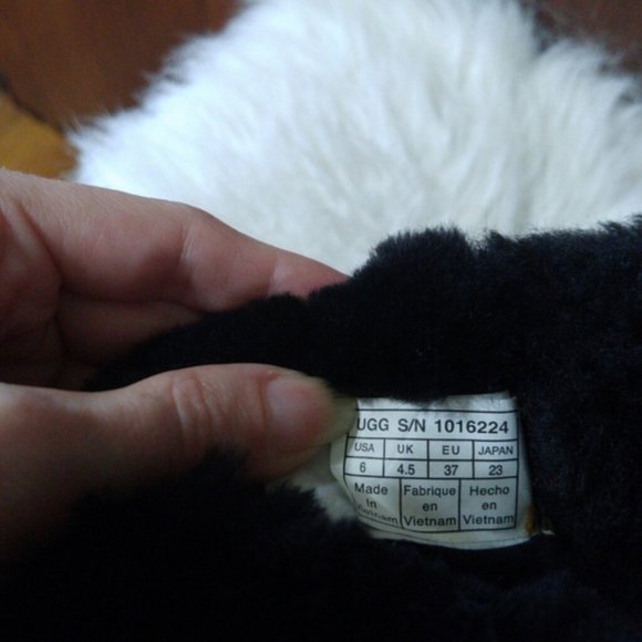 UGG Black Classic Tall II Boot Size 6 - Picture 12 of 12